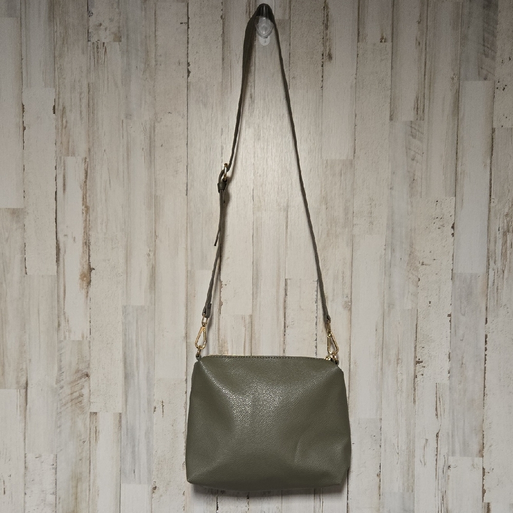New with out tag Steve Madden Sleek Green faux Leather Crossbody Bag